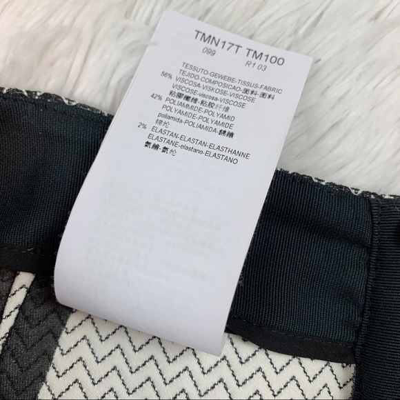 Armani Collezioni Chevron Print Jacquard Pencil Skirt high waisted full zip - Picture 12 of 12